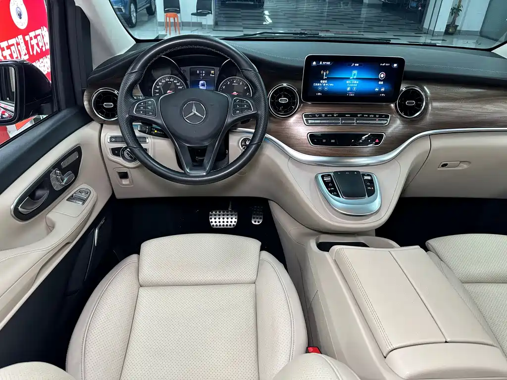 Mercedes-Benz V-Class — миниатюра 41