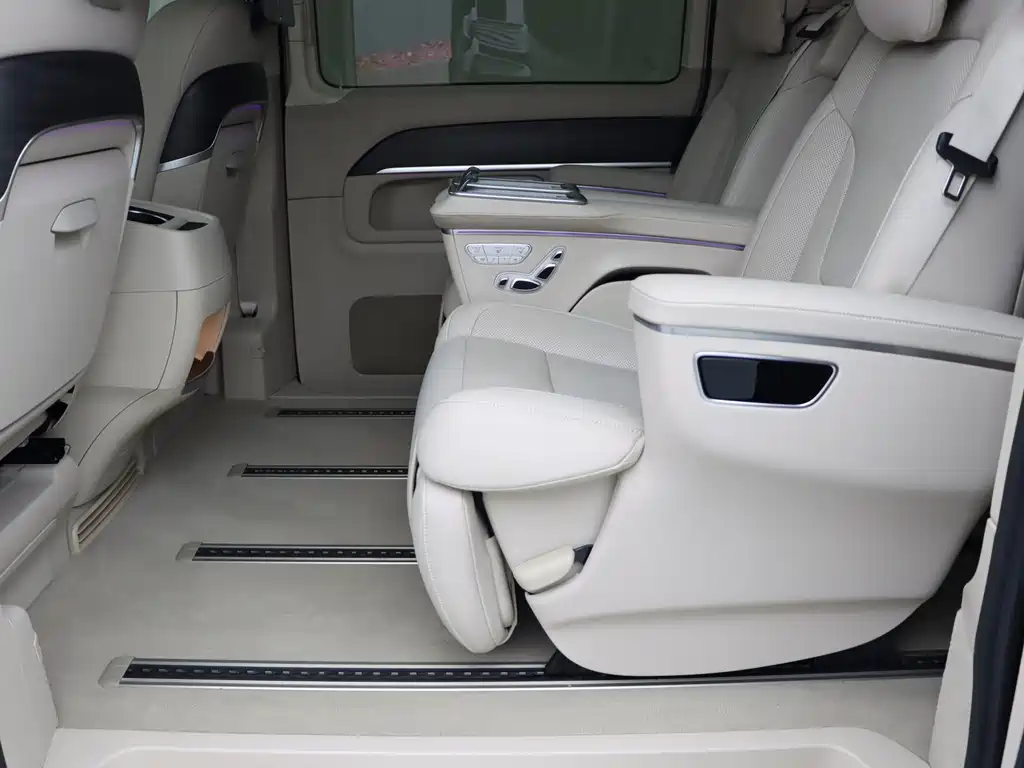 Mercedes-Benz V-Class — миниатюра 14