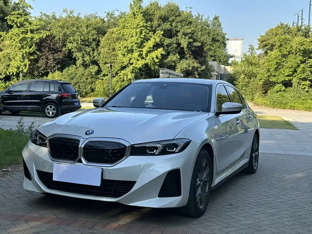 BMW i3 2022 eDrive 35 L