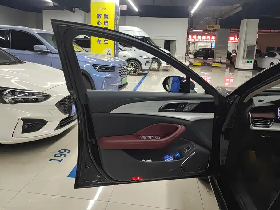 Hongqi Hongqi H5 — миниатюра 7