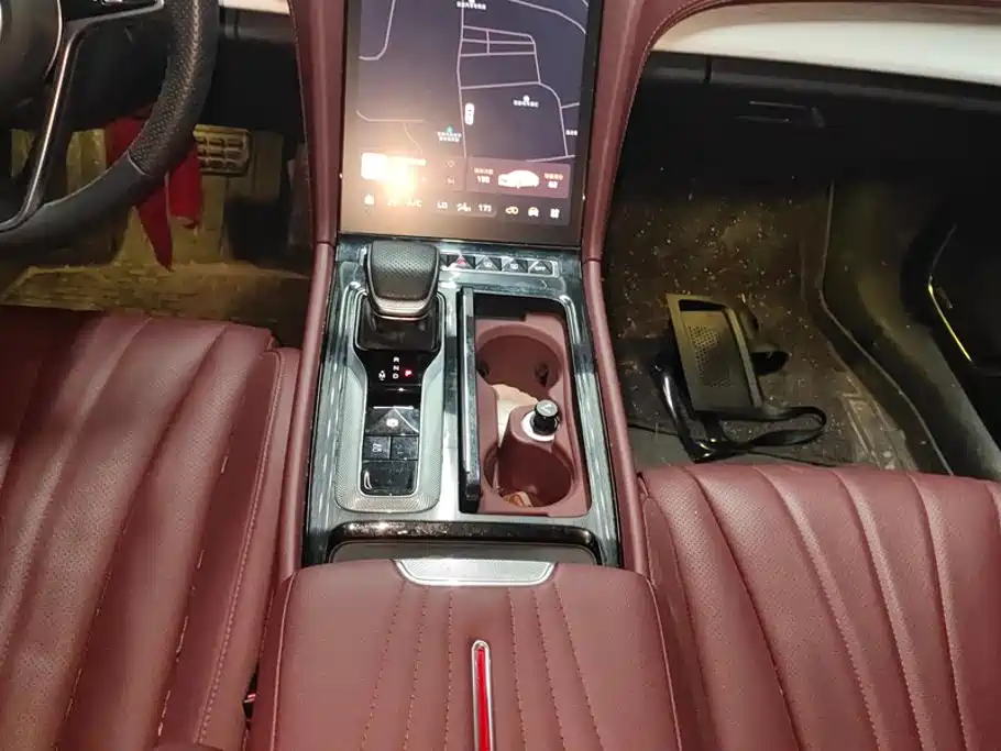Hongqi Hongqi H5 — миниатюра 16
