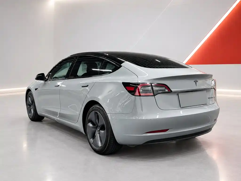 Tesla Model 3 — миниатюра 4