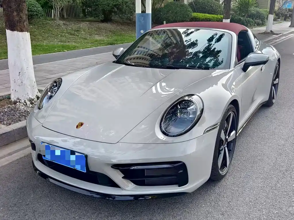 Porsche 911 2023
