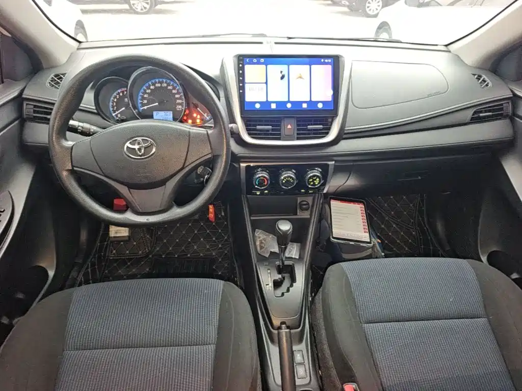Toyota Yaris L — миниатюра 10