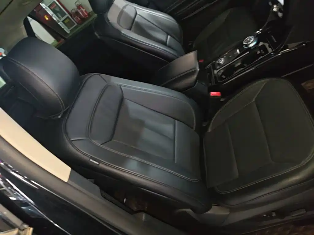 Ford Explorer — миниатюра 25
