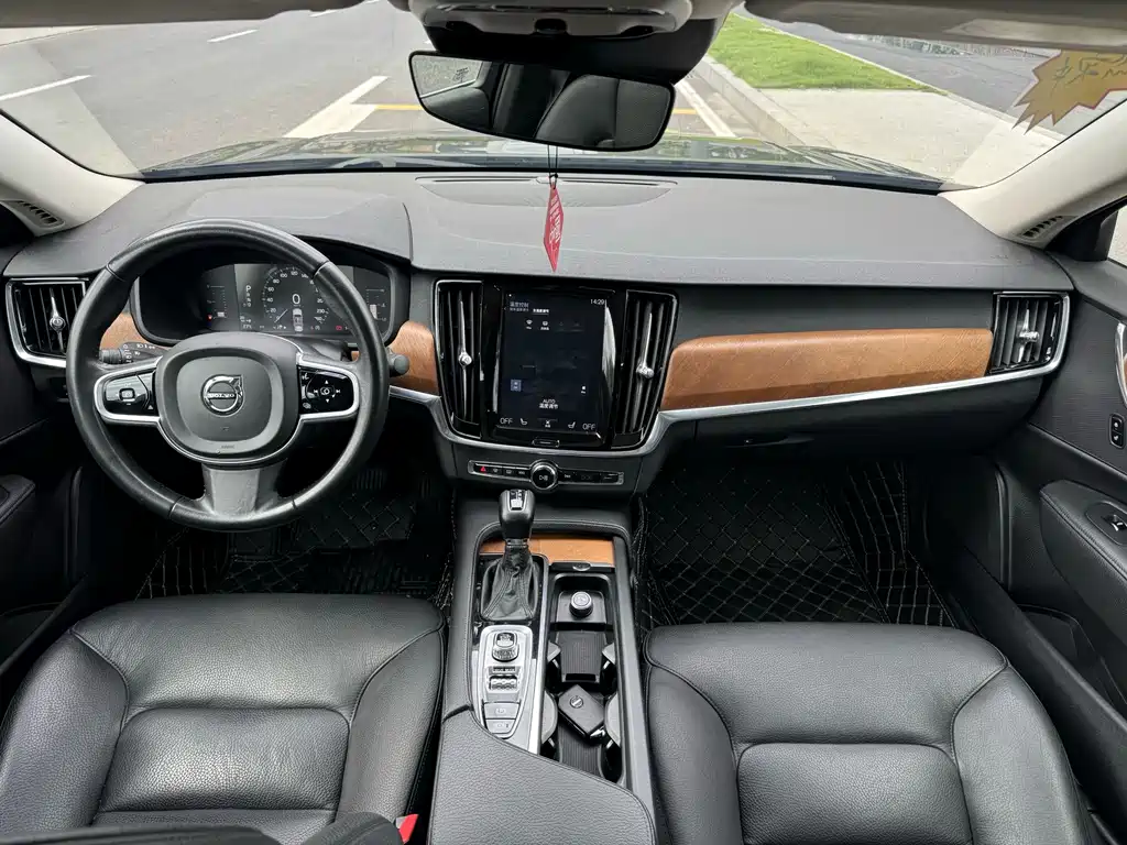 Volvo S90 — миниатюра 7