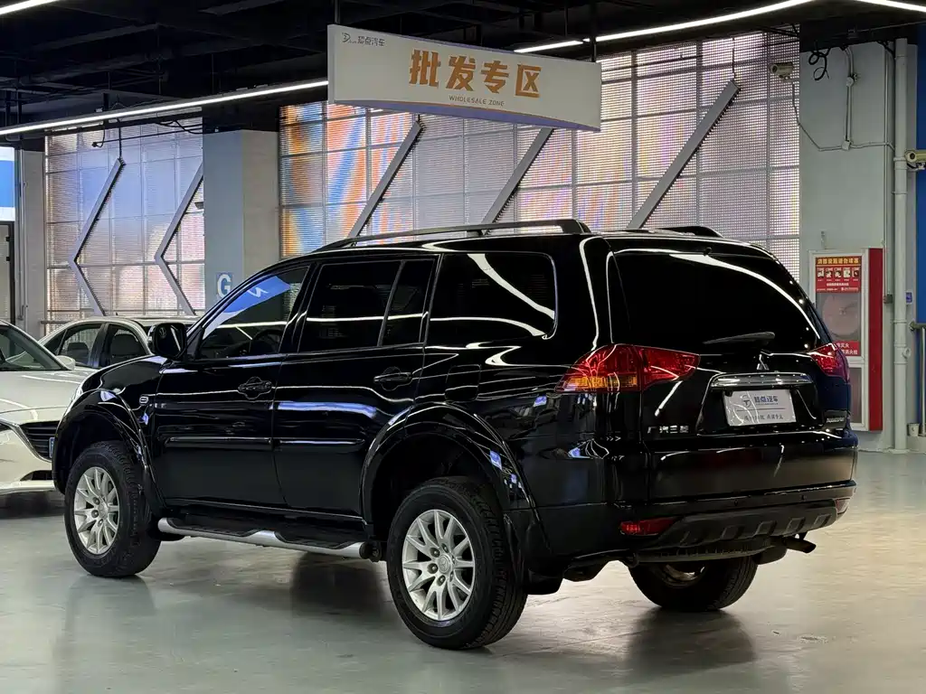 MITSUBISHI PAJERO JINCHANG