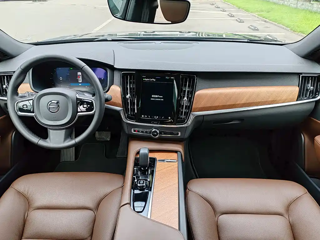 Volvo S90 2024 B5 Luxury