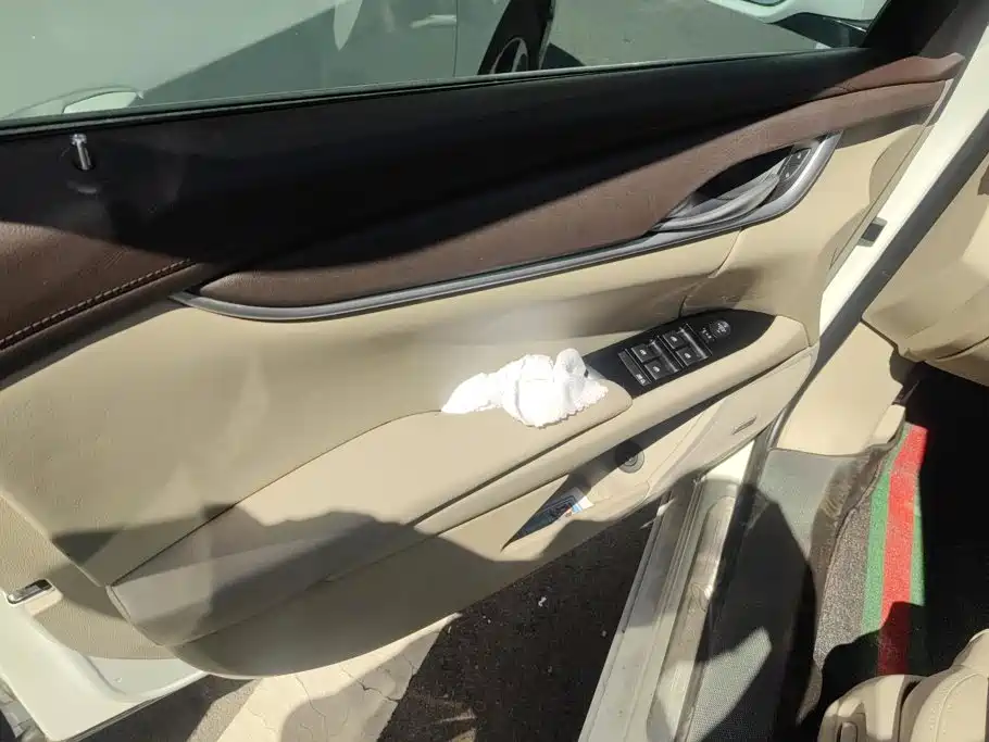 Cadillac XTS — миниатюра 7