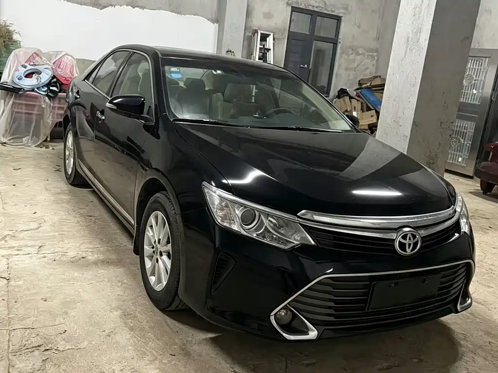 Toyota Camry 2016 2.0G Luxury