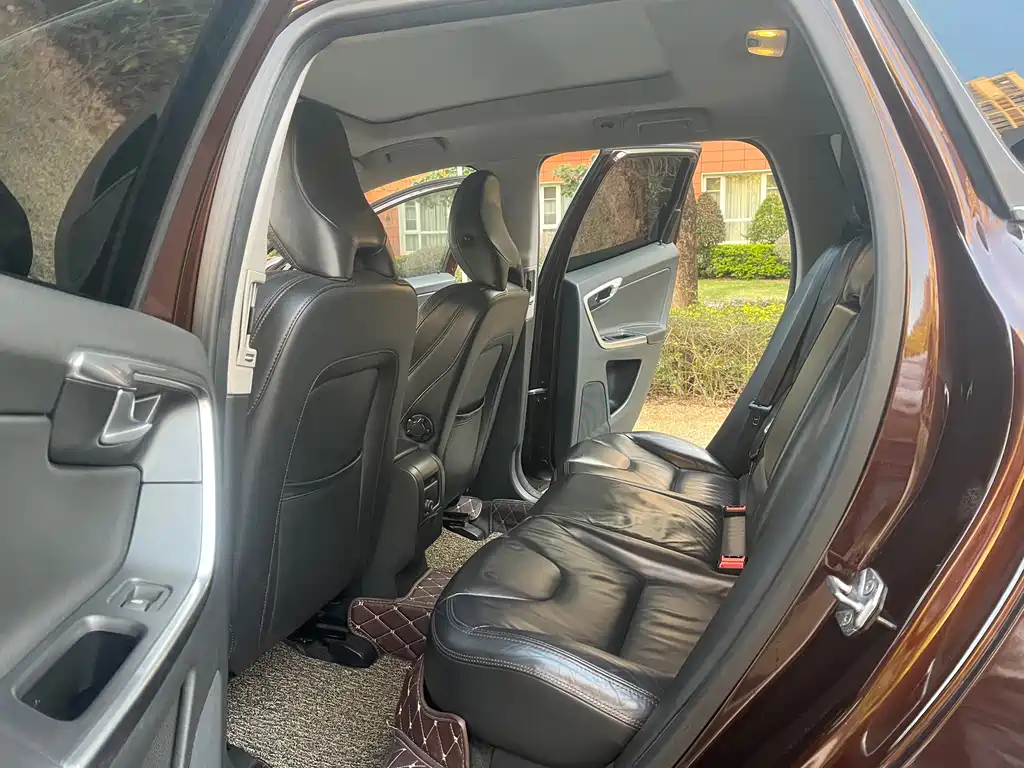 Volvo XC60 (Import) Facelift T5 Smart Elegant Edition, фото 9