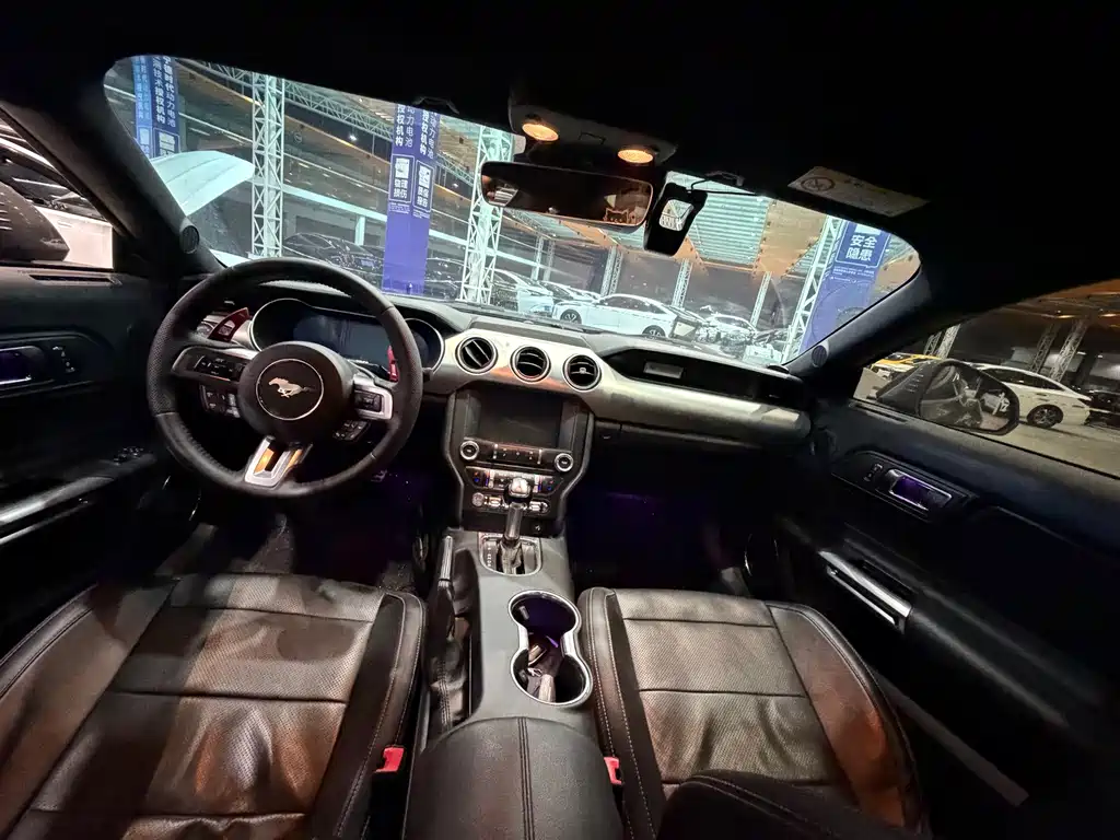 Ford Mustang — миниатюра 8