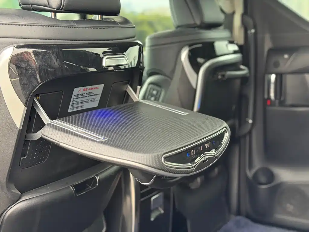 Toyota Vellfire — миниатюра 13