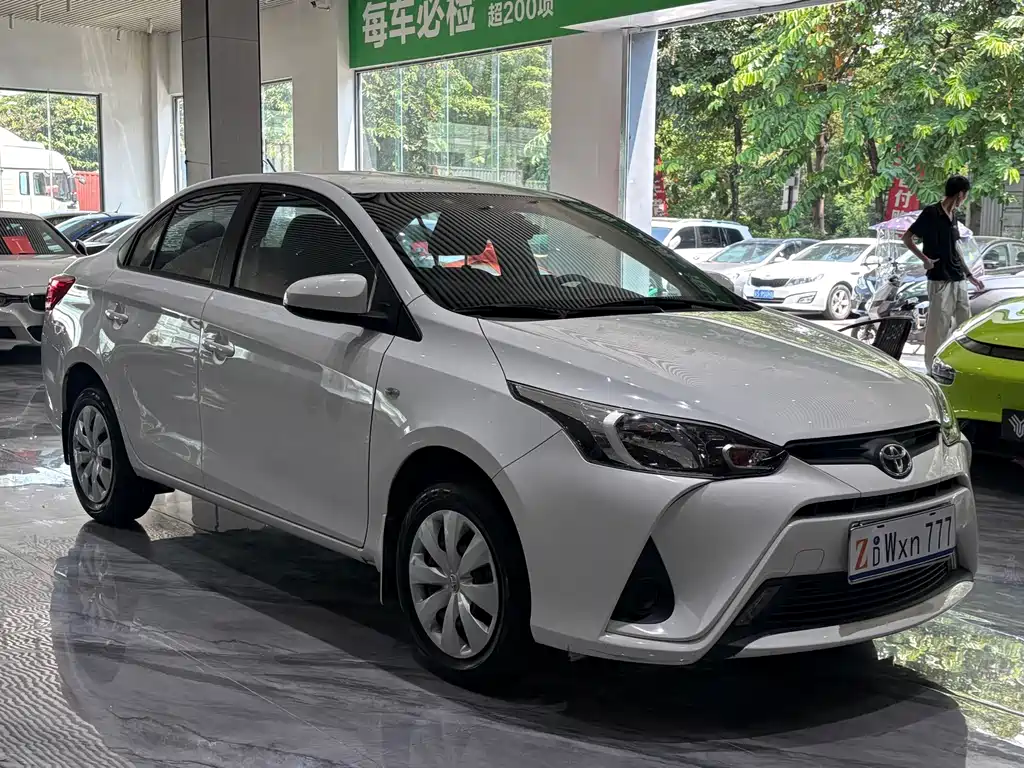 Toyota Yaris L — миниатюра 3