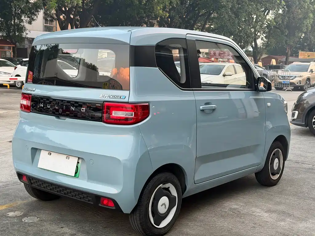 Wuling MINIEV — миниатюра 5