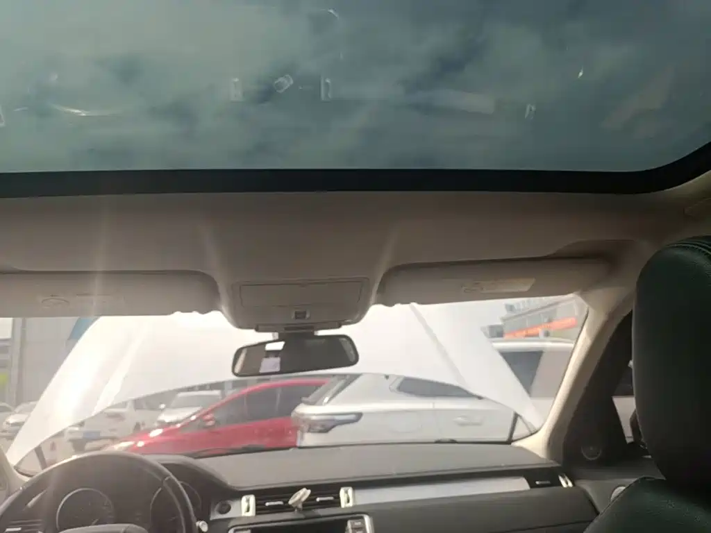Land Rover Evoque — миниатюра 18