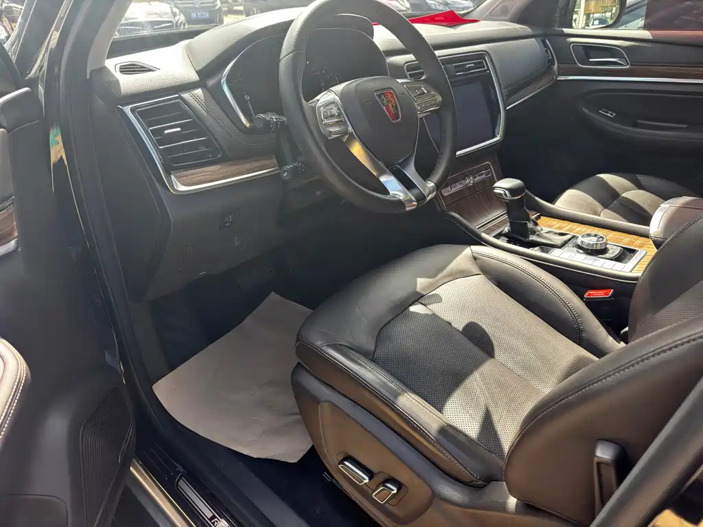 Roewe RX8 — миниатюра 13