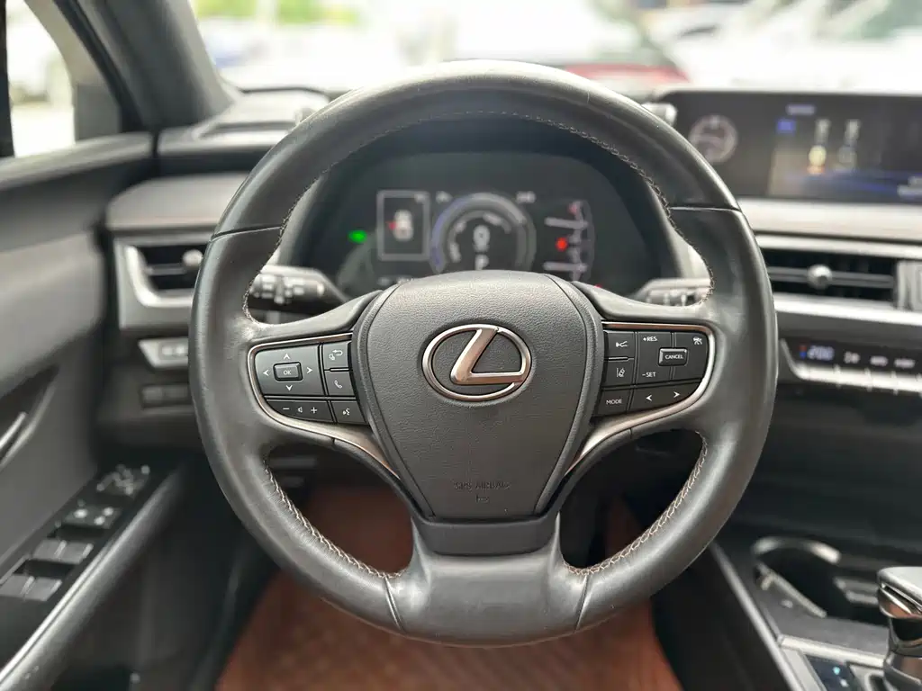 Lexus UX — миниатюра 9