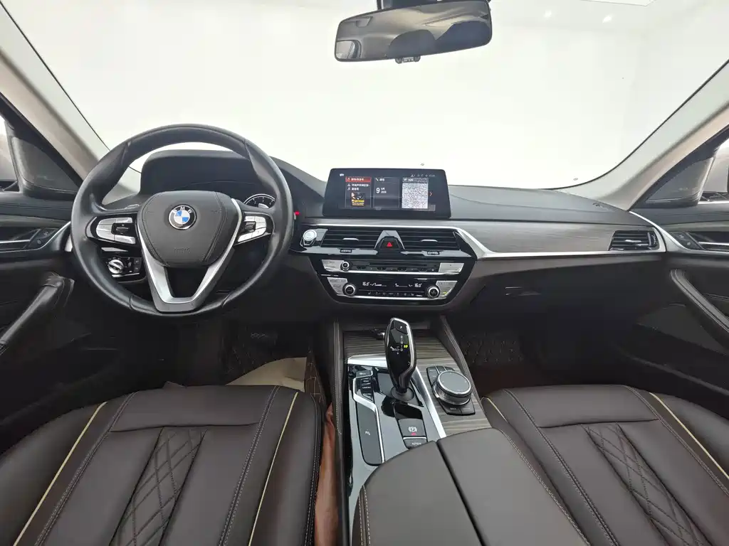 BMW 5 Series — миниатюра 21