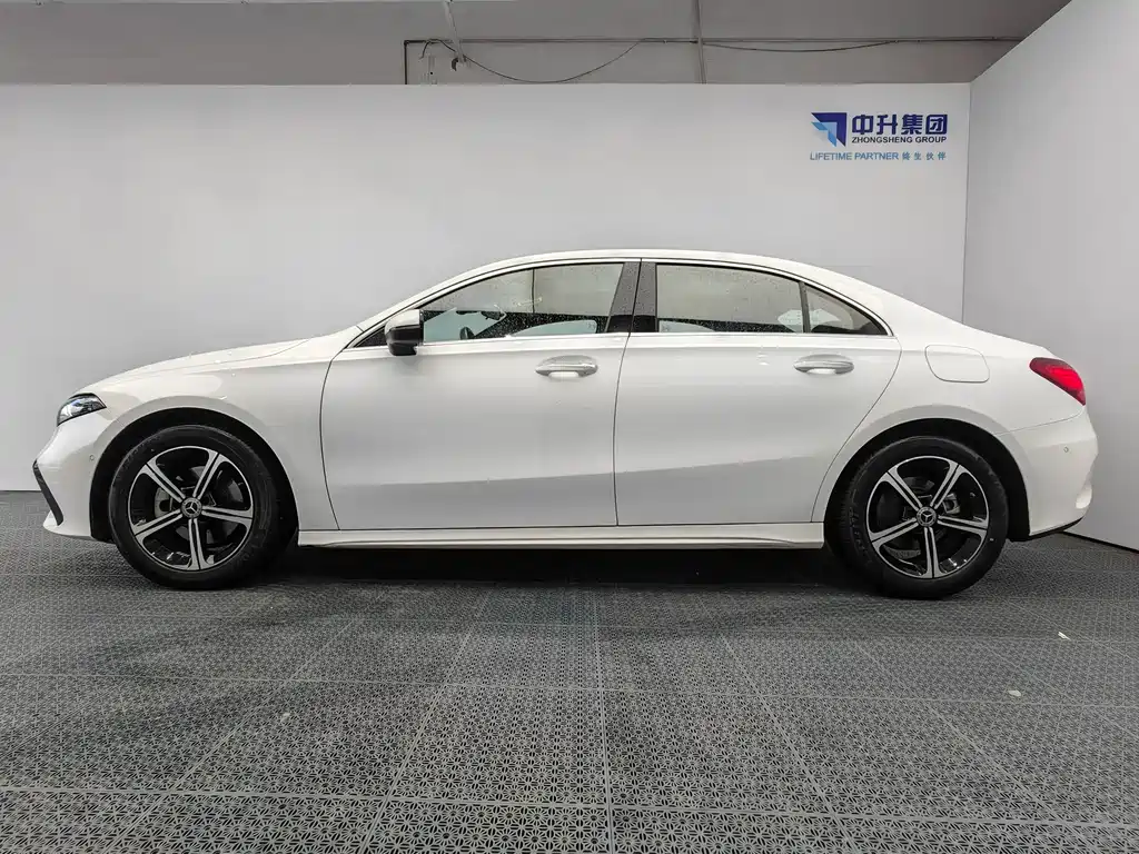 Mercedes-Benz A-Class A 2023 A 200 L Fashion