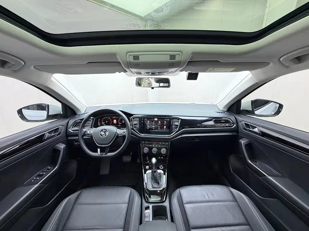 Volkswagen T-Roc — миниатюра 17