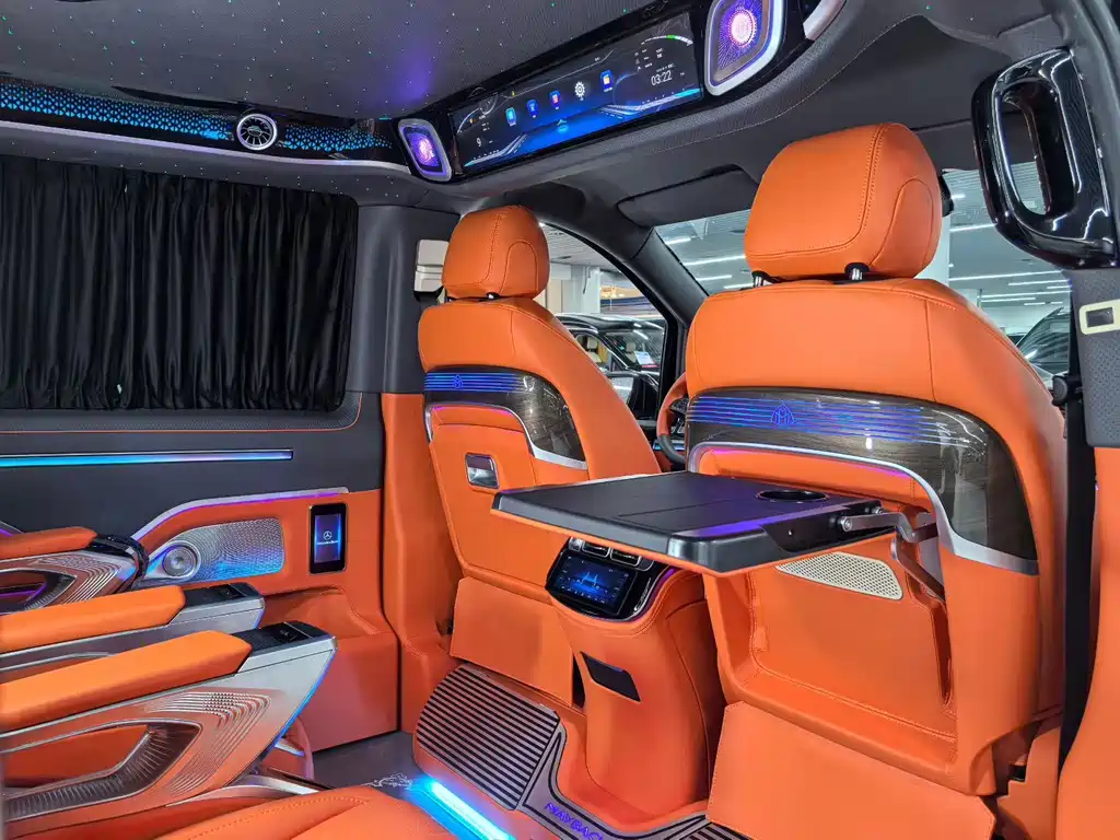 Mercedes-Benz Vito 2023 2.0T Elite 7 мест