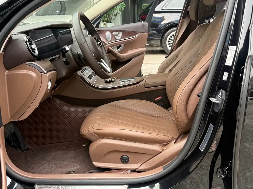 Mercedes-Benz E-Class — миниатюра 5
