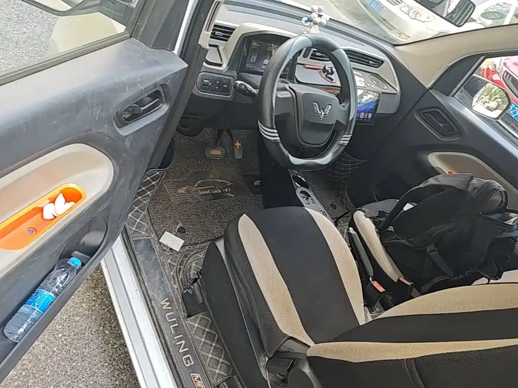 Wuling MINIEV — миниатюра 16