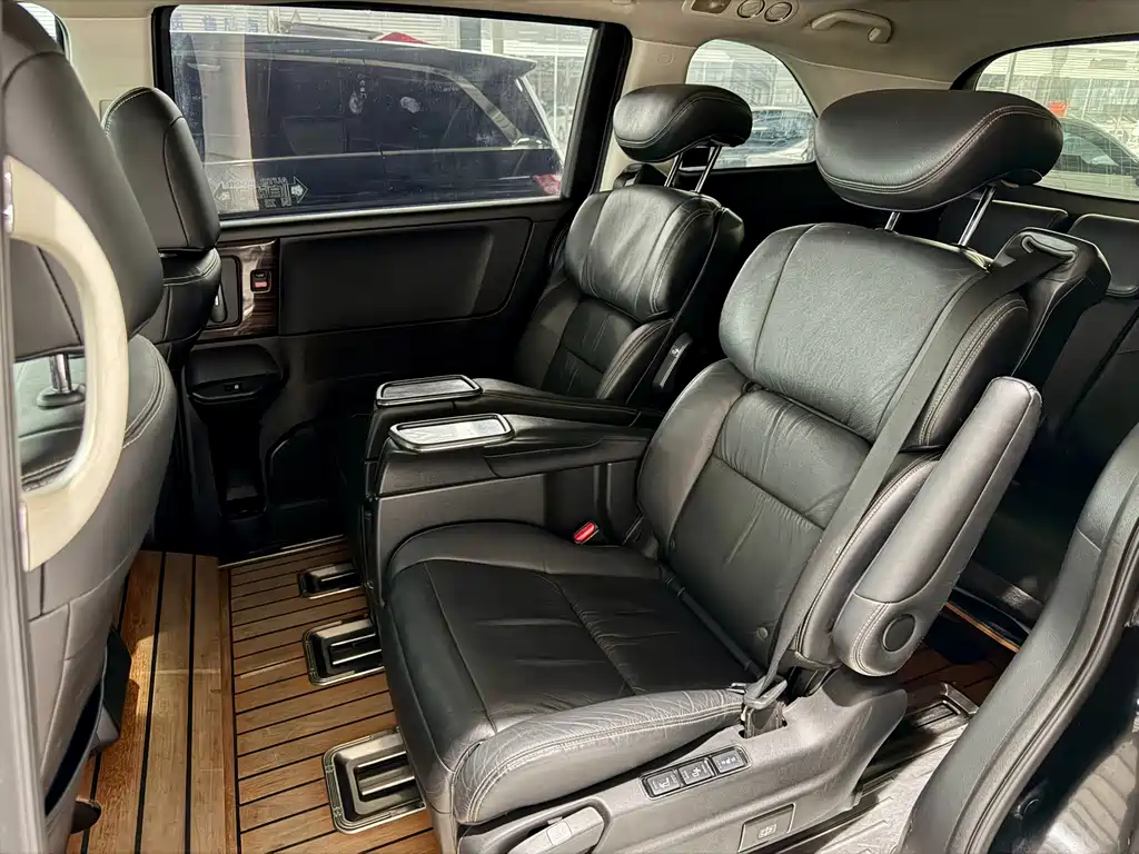 Honda Elysion — миниатюра 10
