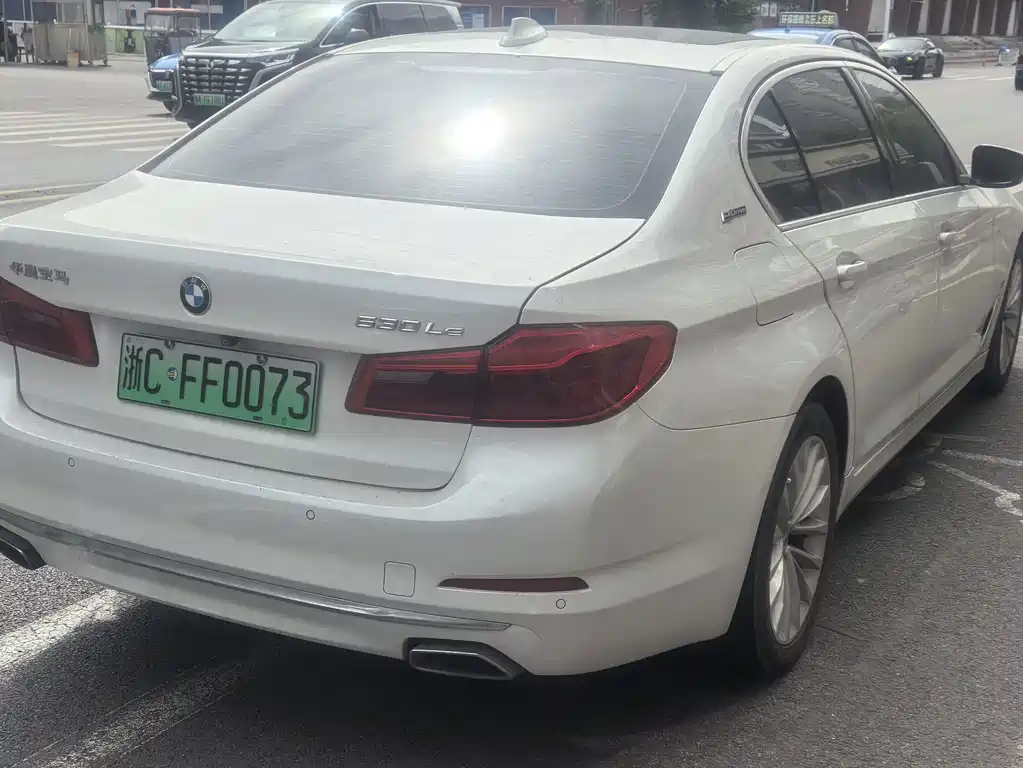 BMW 5 Series New Energy — миниатюра 4