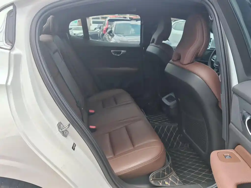Volvo S60 — миниатюра 20