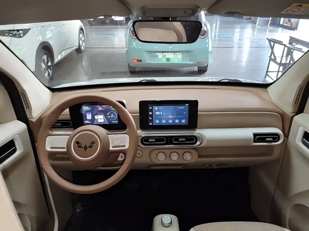 Wuling MINIEV — миниатюра 10