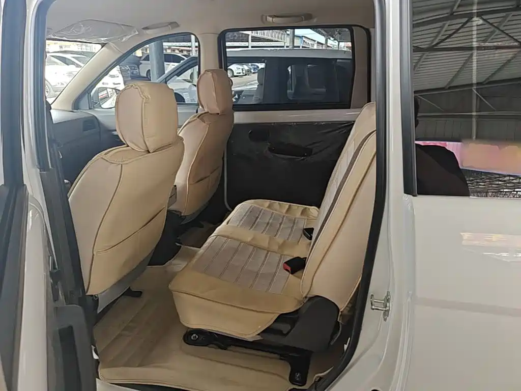 Wuling Hongguang — миниатюра 17