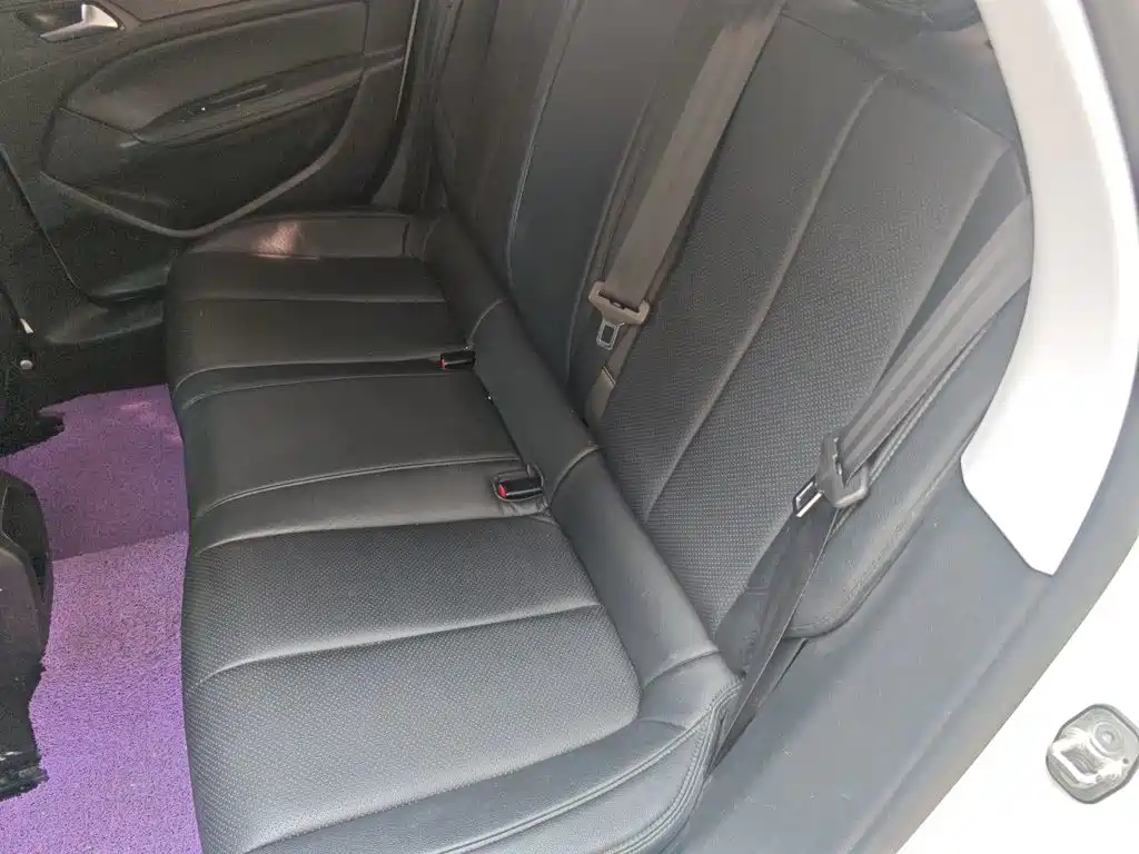 Peugeot 308 — миниатюра 15