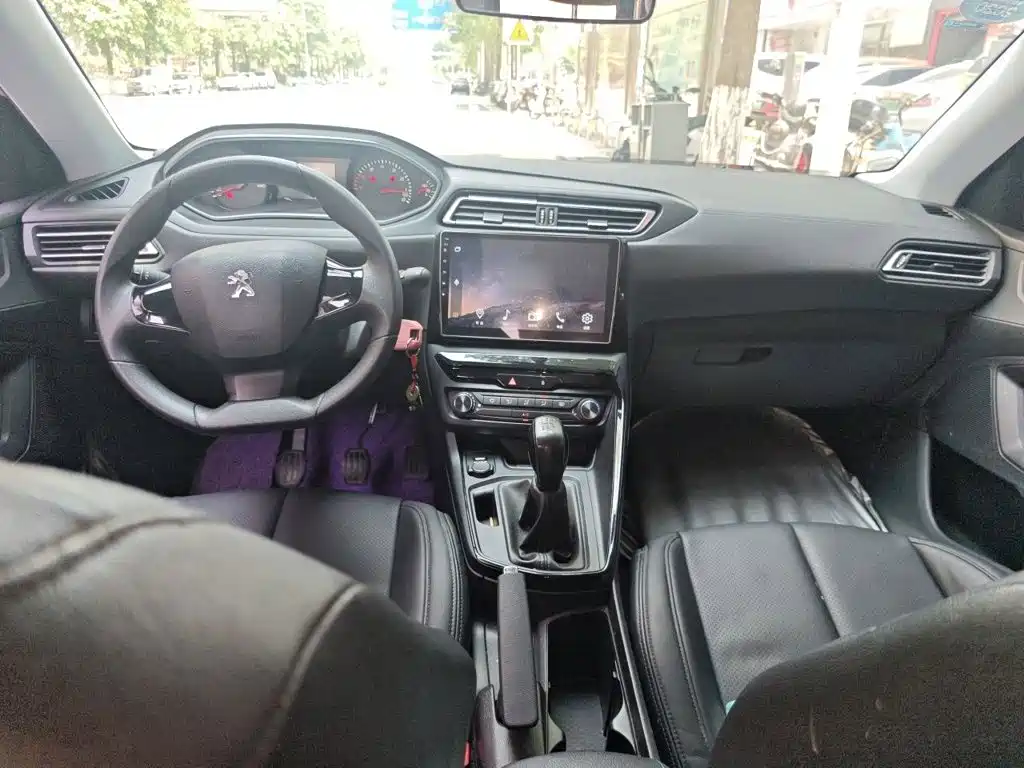 Peugeot 308 — миниатюра 13