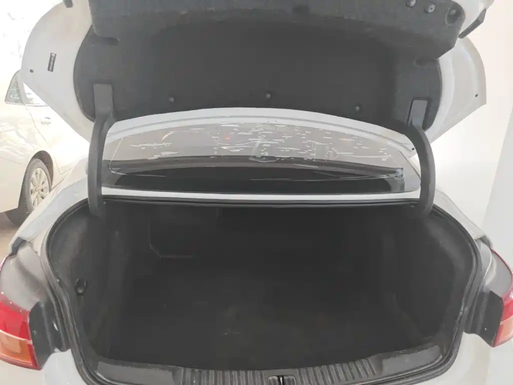 Buick Verano — миниатюра 19