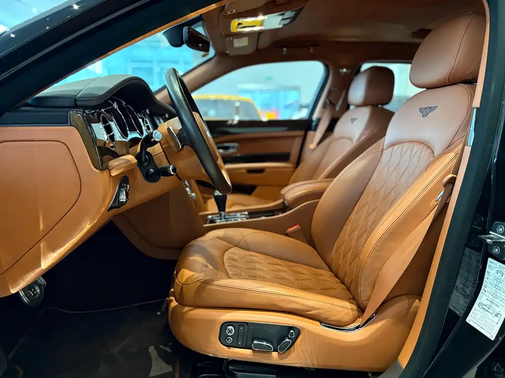 Bentley Mulsanne 6.8T Long Wheelbase Edition, фото 8