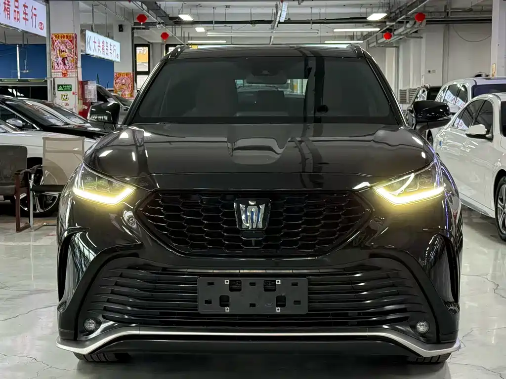 Toyota Crown Kluger - фото 3