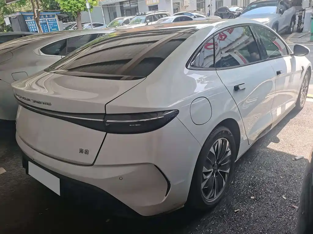 BYD Seal — миниатюра 10