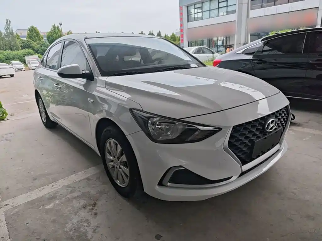Hyundai Elantra — миниатюра 4
