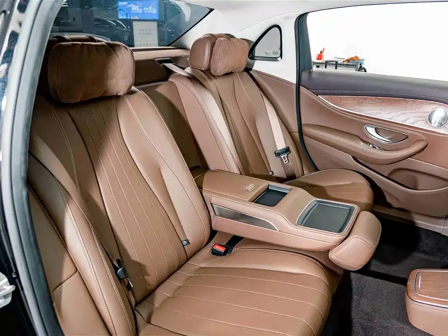 Mercedes-Benz E-Class — миниатюра 21