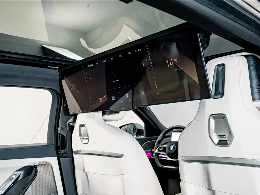 BMW i7 — миниатюра 27