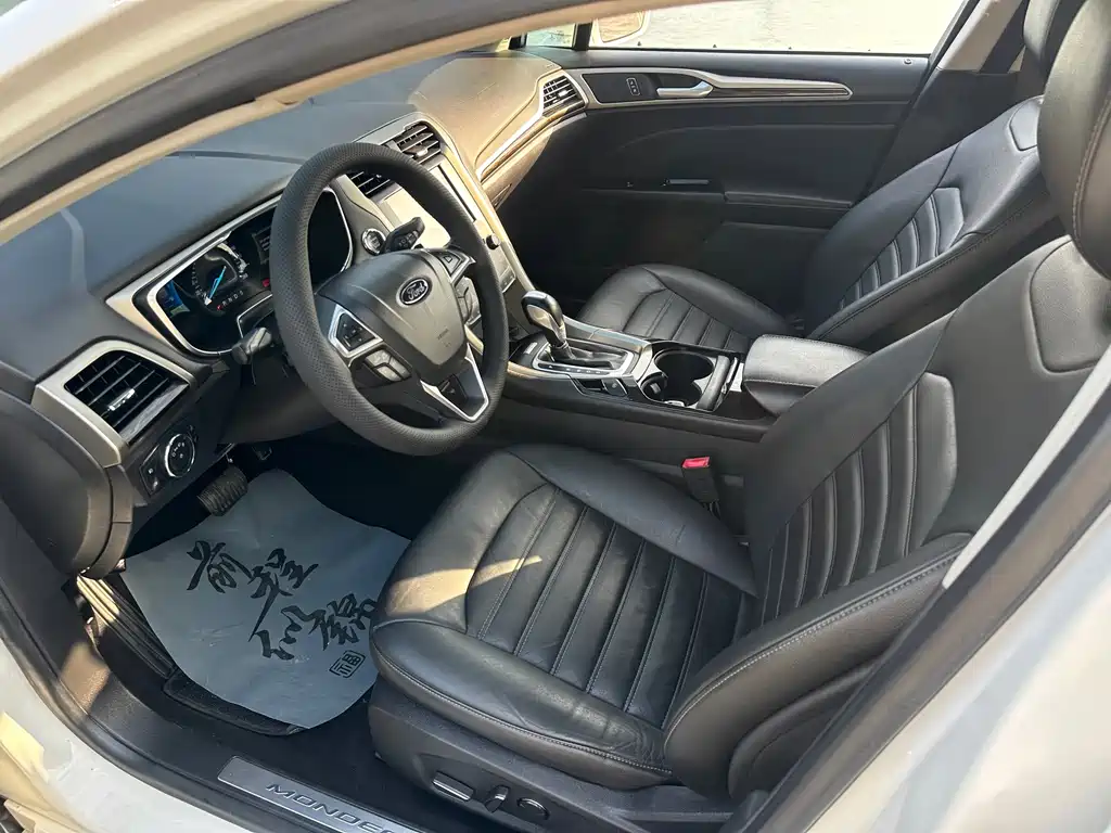 Ford Mondeo — миниатюра 9