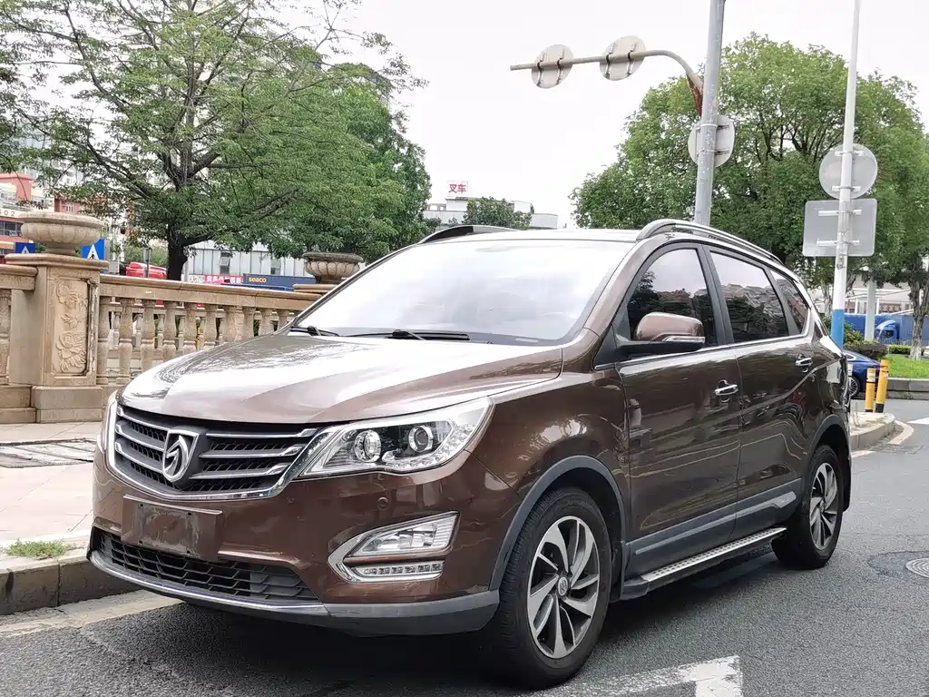 Купить Baojun 560
