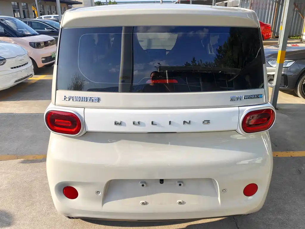 Wuling MINIEV — миниатюра 6