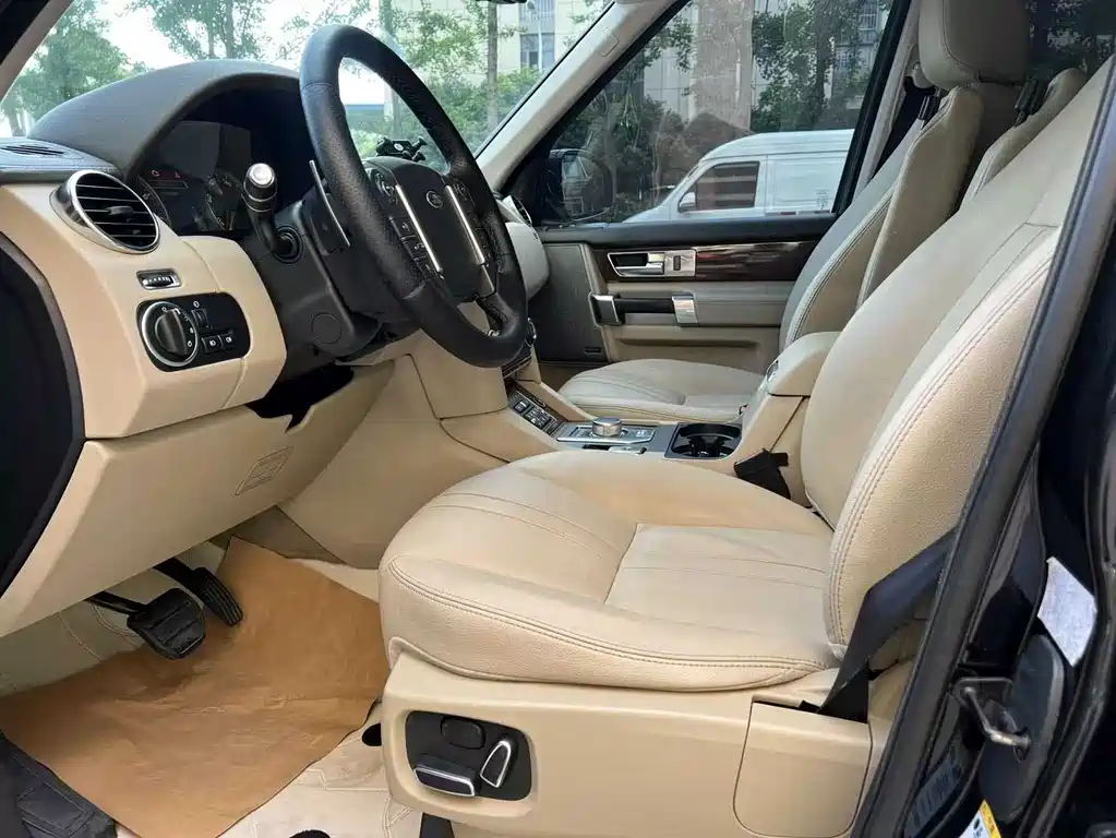Land Rover Discovery 2015 3.0 SC V6 SE