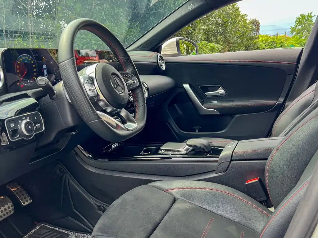 Mercedes-Benz CLA (Import) — миниатюра 13