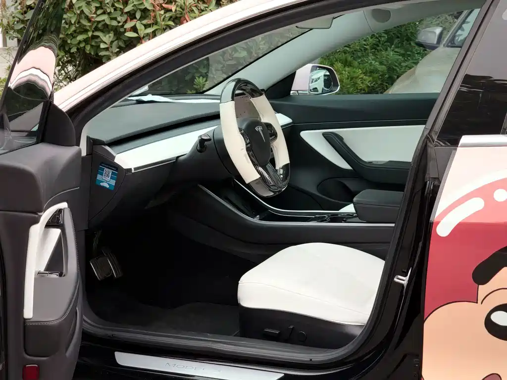 Tesla Model 3 — миниатюра 8