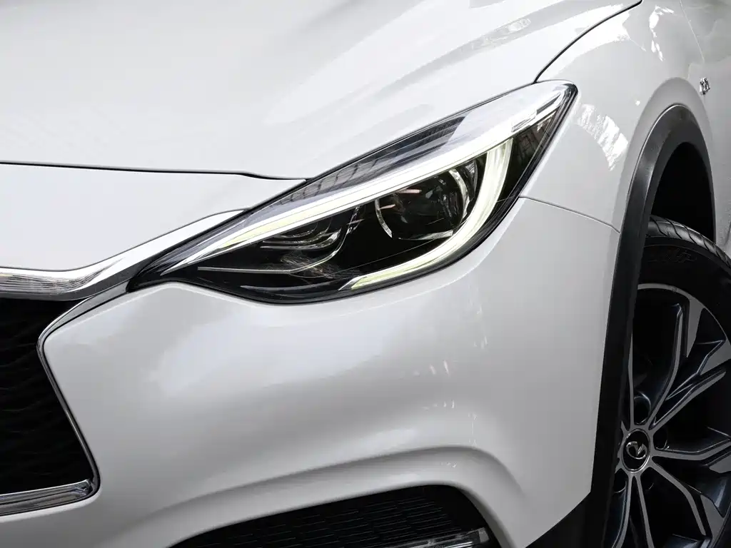 Infiniti QX30 — миниатюра 12