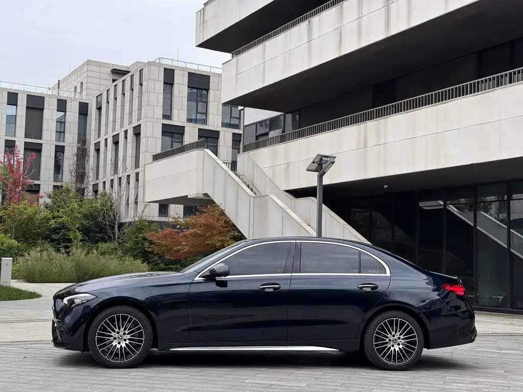 Mercedes-Benz C-Class — миниатюра 3